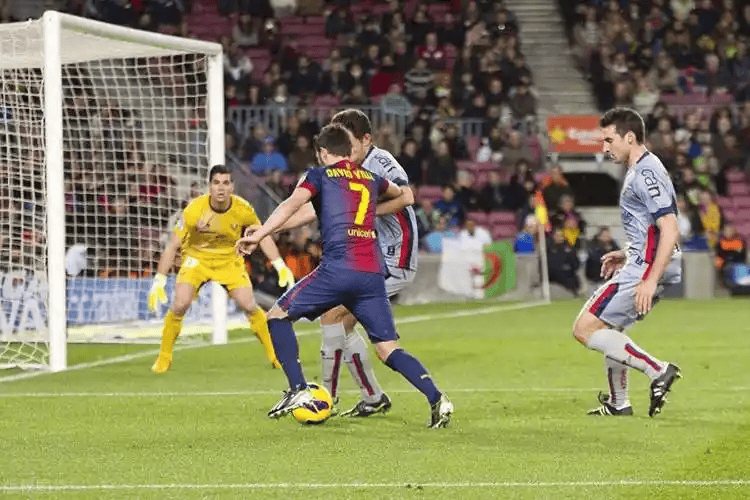 周日018 西甲：巴塞罗那vs塞维利亚——主场龙遇克星复仇战，残阵巴萨能否守住榜首？